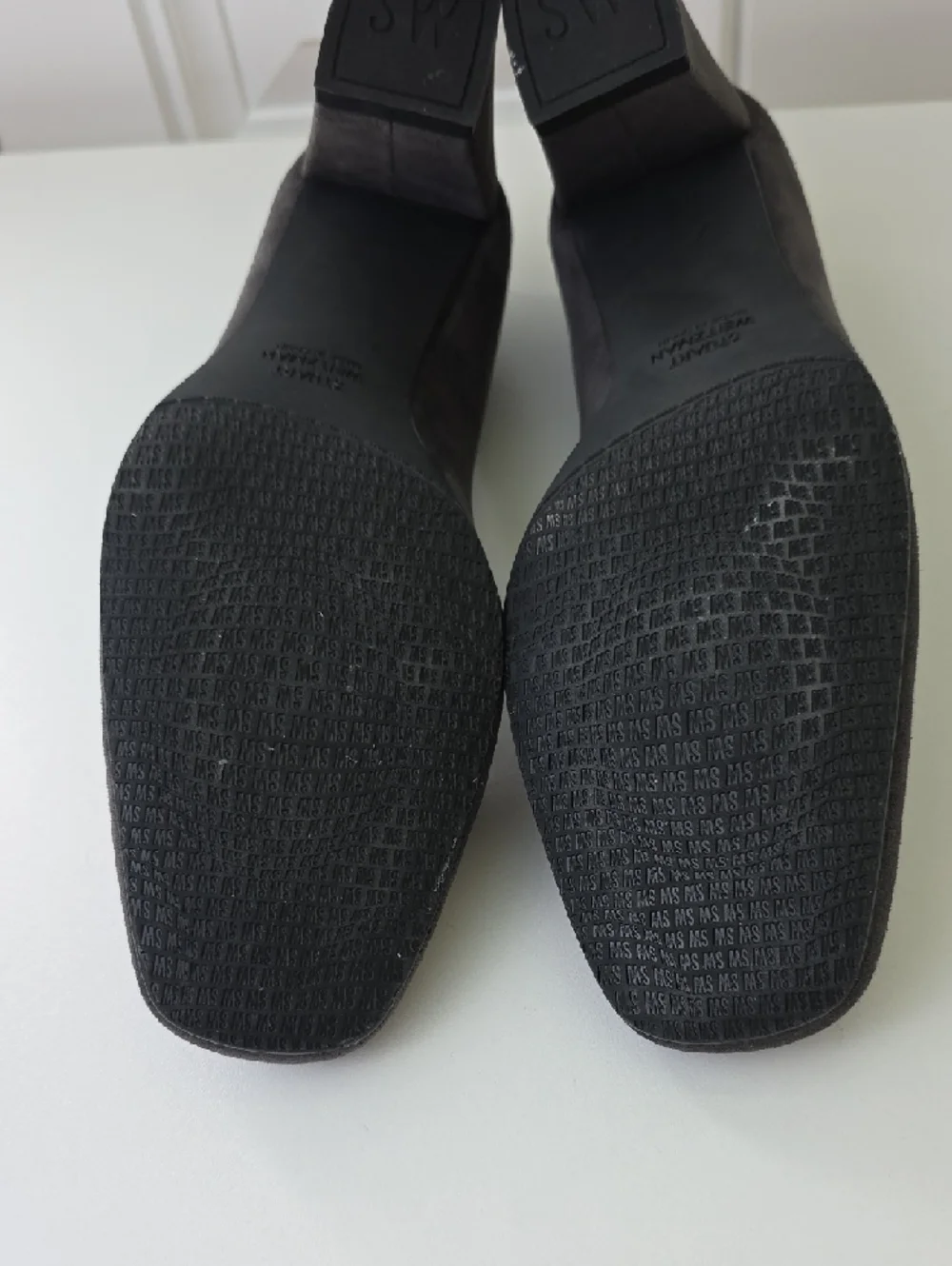 Stuart Weitzman Charcoal Suede Block Heel Pumps.  Size 9